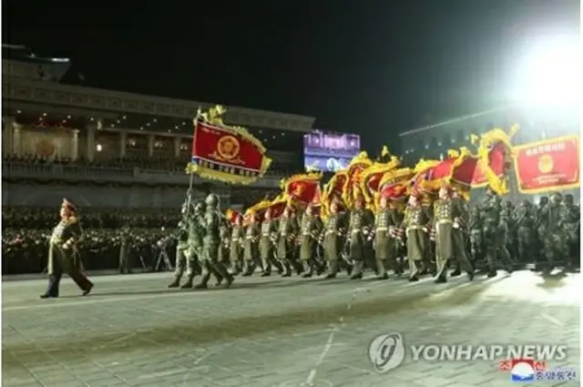 今年２月に行われた朝鮮人民軍の正規軍創設を祝う「建軍節」７５周年の閲兵式＝（朝鮮中央通信＝聯合ニュース）≪転載・転用禁止≫