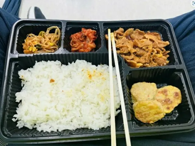 公務員たちに支給された弁当（画像提供:wowkorea）