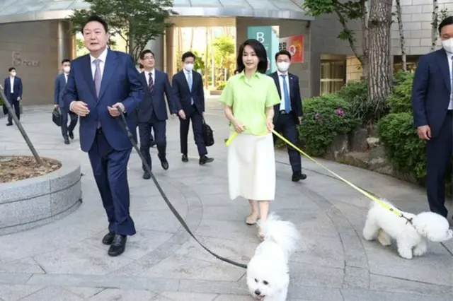 韓国大統領夫人、「犬肉食用の終息」に乗り出す…「無くなるまで努力」