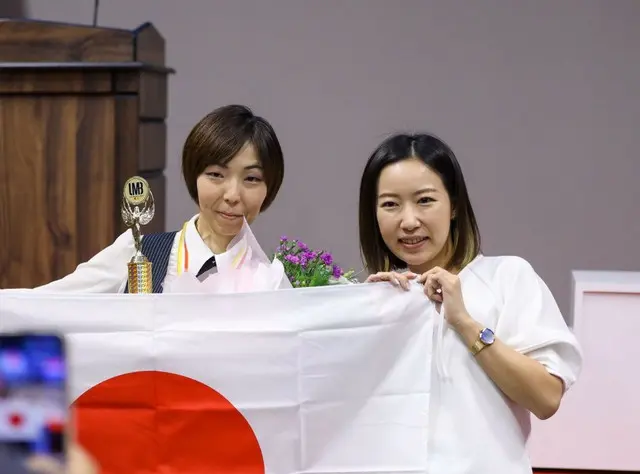 西本優子と深尾典子（写真左から）