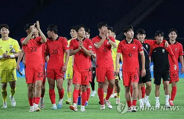 タイ戦での勝利を喜ぶ韓国＝２１日、金華（聯合ニュース）