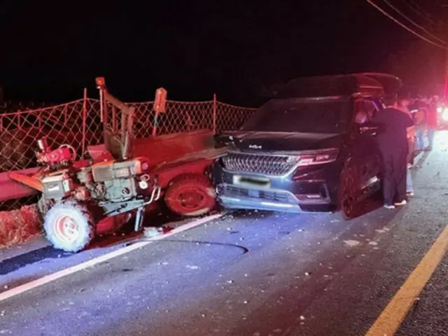 俳優が乗車したワゴン車、耕うん機に追突...60代夫婦死傷＝韓国