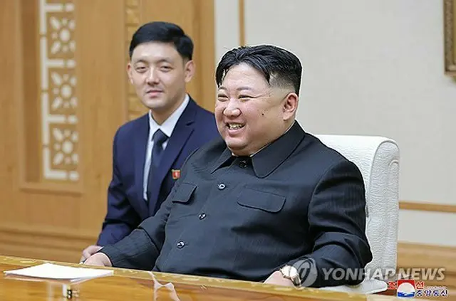 北朝鮮の朝鮮中央通信は２０日、金正恩国務委員長が１９日に党中央委員会本部庁舎でロシアのラブロフ外相と面会したと報じた＝（聯合ニュース）≪転載・転用禁止≫