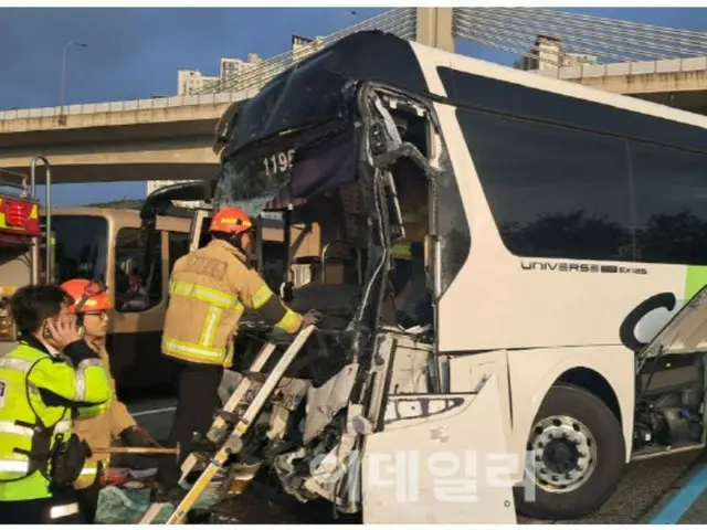 京釜高速道路でバス5台が衝突事故…65人負傷＝韓国