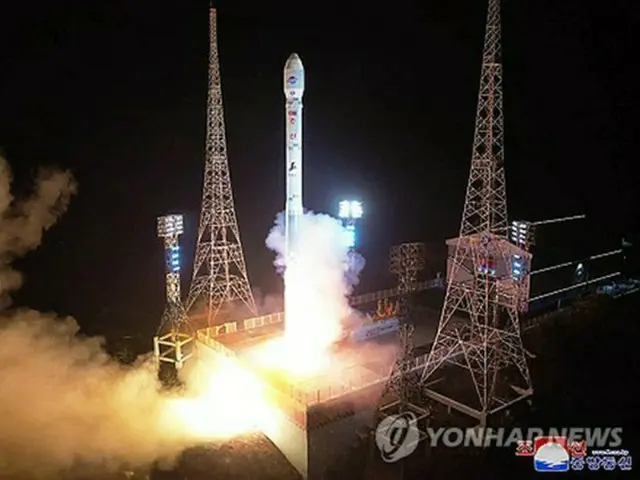 北朝鮮は先月、軍事偵察衛星「万里鏡１号」を搭載した新型運搬ロケット「千里馬１型」の打ち上げに成功したと発表した＝（朝鮮中央通信＝聯合ニュース）≪転載・転用禁止≫