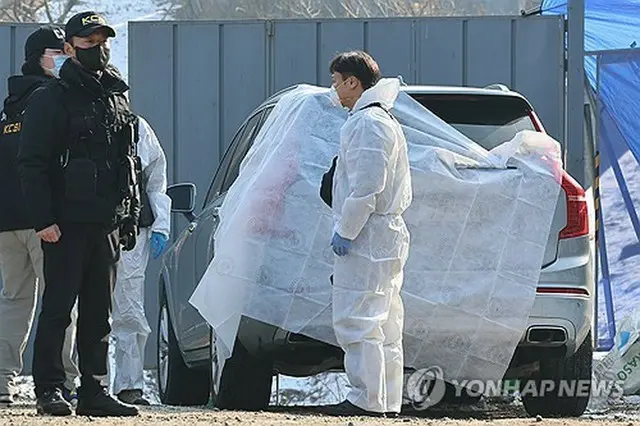 韓国の人気俳優イ・ソンギュンさんが２７日午前、ソウルの公園に停車中の車内で遺体で見つかった。イさんは違法薬物を使用した容疑で警察の調べを受けていた＝（聯合ニュース）