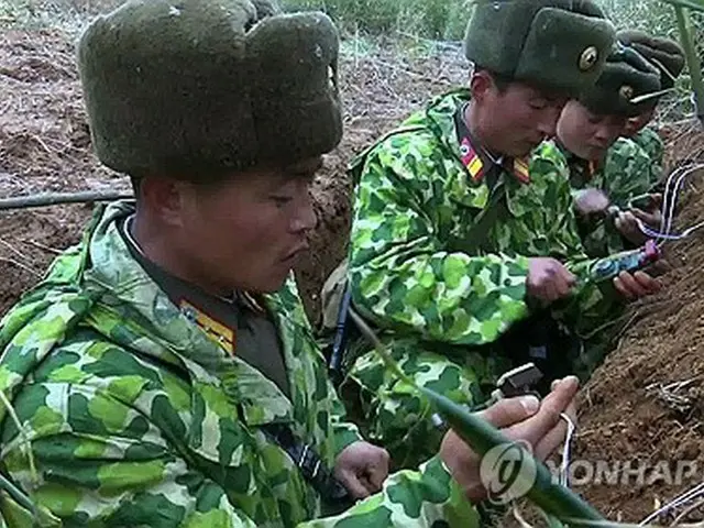 北朝鮮の朝鮮中央テレビは７日、金与正氏の談話とともに北朝鮮軍が爆薬を仕掛け爆破させる映像を公開した＝（朝鮮中央通信＝聯合ニュース）≪転載・転用禁止≫