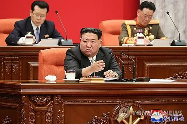 昨年末の党中央委員会総会に出席した金正恩氏＝（朝鮮中央通信＝聯合ニュース）≪転載・転用禁止≫