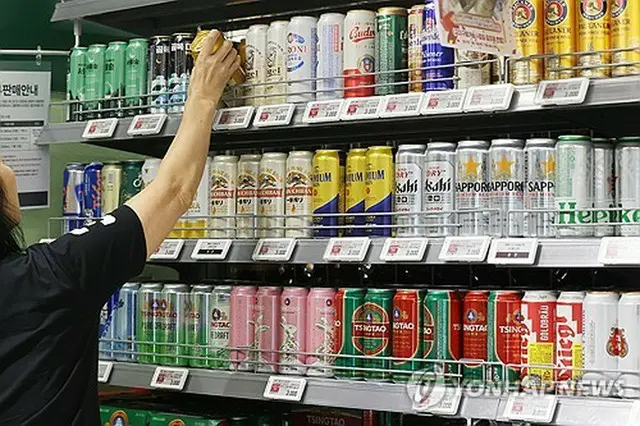 ソウル市内のスーパーのビール売り場＝（聯合ニュース）