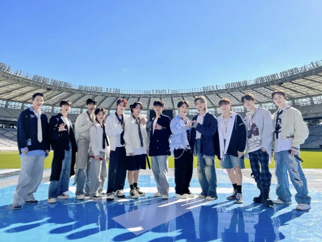 SEVENTEEN」、ファンクラブの誕生日をお祝い…ソウルタワーが“セブチ”色に＋「孫悟空」“ワークアウト”ver発表 |  wowKorea（ワウコリア）