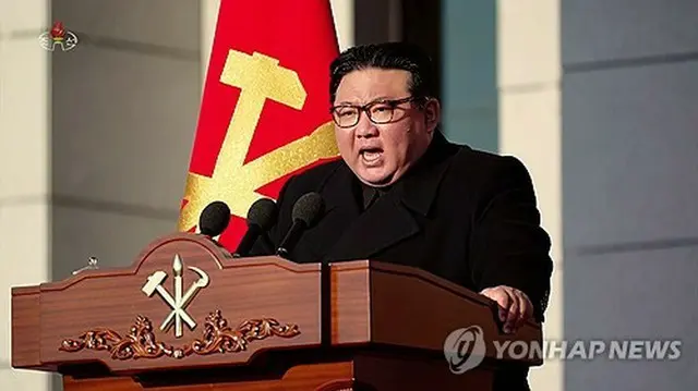 ２月８日の軍創設記念日に国防省を訪問した金正恩氏（資料写真）＝（聯合ニュース）