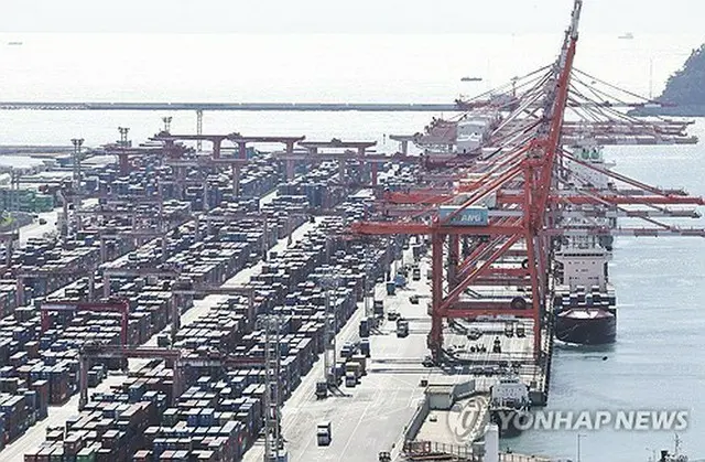 韓国南部の釜山港＝（聯合ニュース）