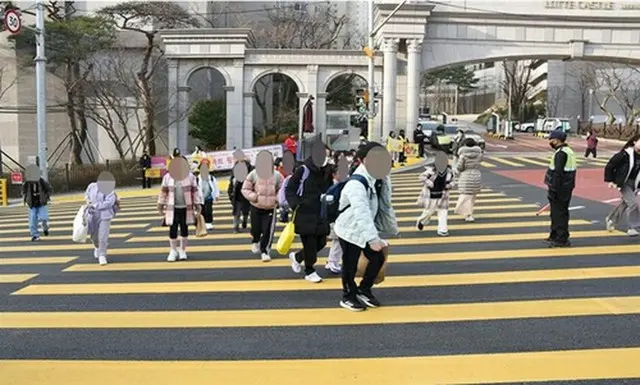 幅３５メートルのスマート横断歩道（聯合ニュース）