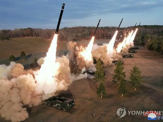 朝鮮中央通信は１９日、軍砲兵部隊が１８日に「超大型放射砲」の射撃訓練を実施したと報じた＝（朝鮮中央通信＝聯合ニュース）≪転載・転用禁止≫