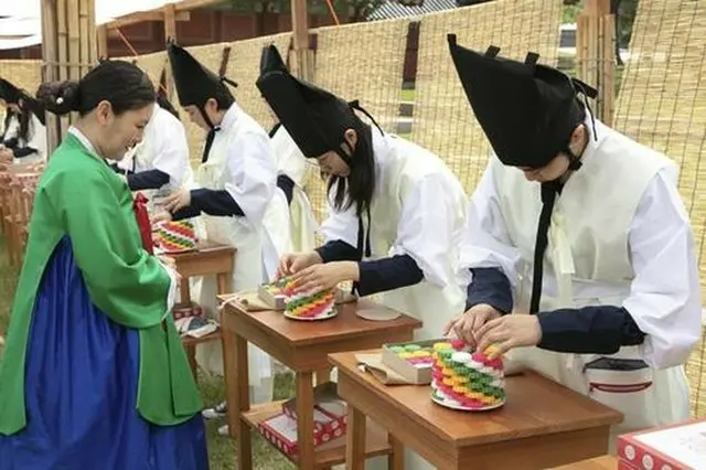 昨年の祝典で行われた体験イベントの様子（文化財庁提供）＝（聯合ニュース）≪転載・転用禁止≫