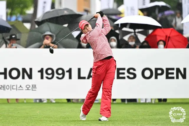 2位タイを記録したキム・ミンソルの1番ホールでのティーショット（写真提供：KLPGA）