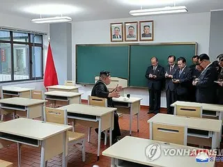 祖父・父と並ぶ金正恩氏の肖像画　初確認＝偶像化を加速か