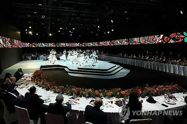 ソウル市内のホテルで３日に開かれた韓国・アフリカ首脳会議の歓迎夕食会（大統領室提供）＝（聯合ニュース）≪転載・転用禁止≫