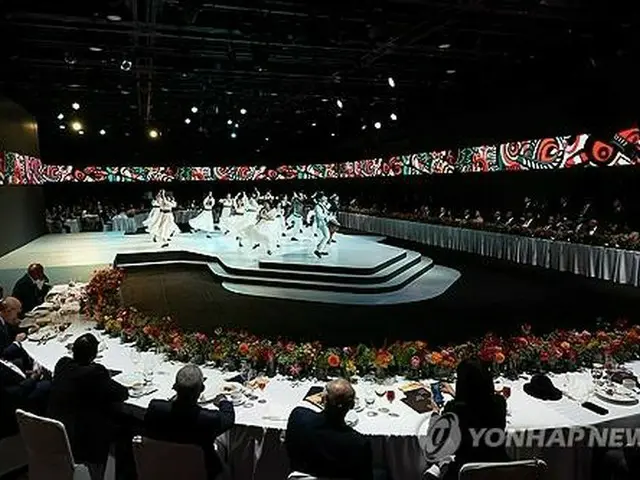 ソウル市内のホテルで３日に開かれた韓国・アフリカ首脳会議の歓迎夕食会（大統領室提供）＝（聯合ニュース）≪転載・転用禁止≫