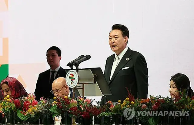 夕食会であいさつを述べる尹大統領＝３日、ソウル（聯合ニュース）