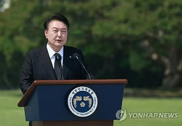 「顕忠日」の式典で演説する尹錫悦（ユン・ソクヨル）大統領＝６日、ソウル（聯合ニュース）