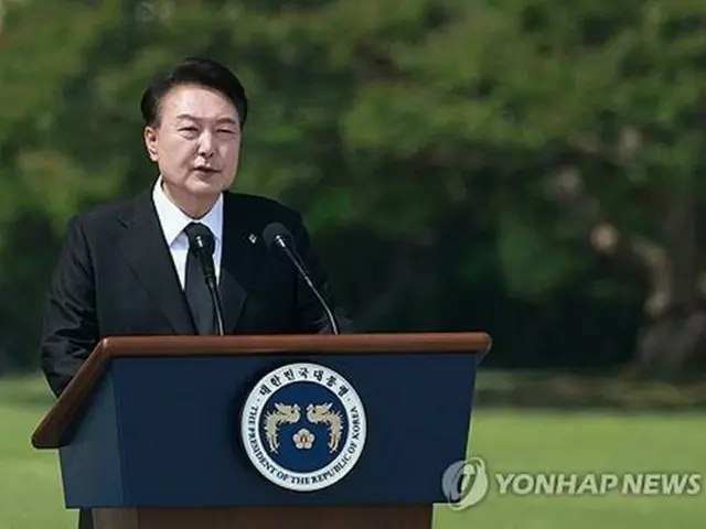 「顕忠日」の式典で演説する尹錫悦（ユン・ソクヨル）大統領＝６日、ソウル（聯合ニュース）