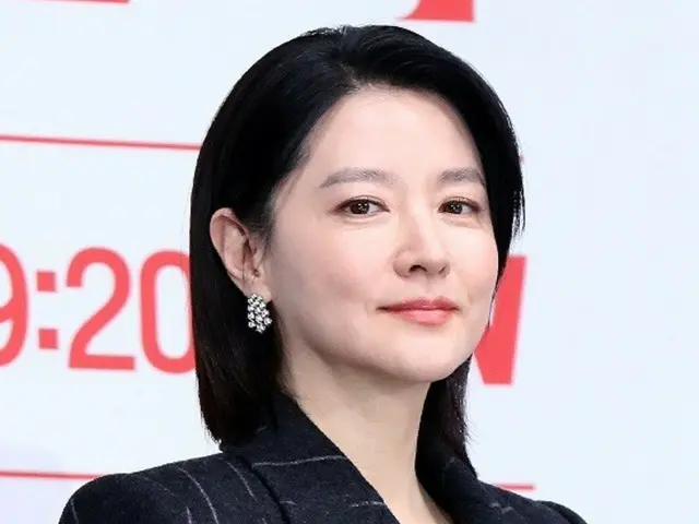 女優イ・ヨンエ、双子の子どもと一緒に難病の子どもに寄付