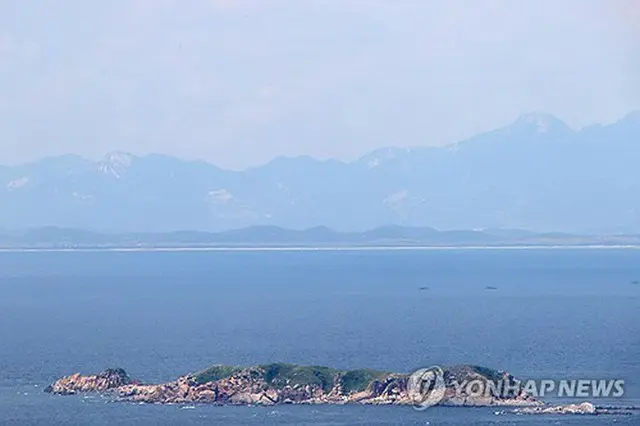 ＧＰＳの妨害電波が発信された１日に延坪島から見た北朝鮮の様子（仁川市甕津郡提供）＝（聯合ニュース）≪転載・転用禁止≫