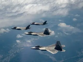 米韓軍、合同空中訓練を通じて北朝鮮に警告…米F22戦闘機と韓国空軍F35Aが作戦展開