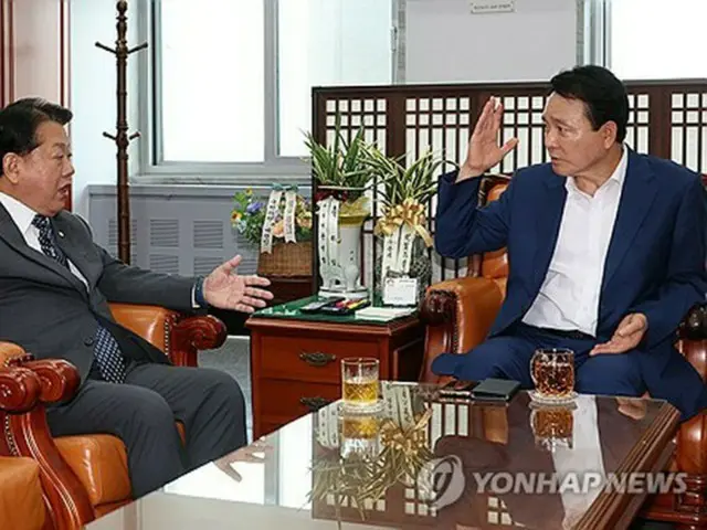 韓国与党　論評の「韓米日同盟」表現を謝罪＝「安保協力」に修正