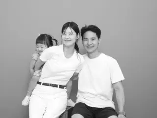 女優ハン・ジヘ、40歳の誕生日パーティー…幸せな家族写真公開