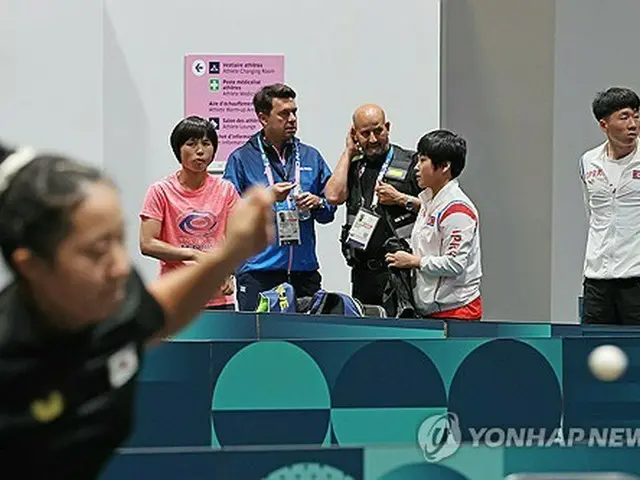 現地でトレーニングする卓球の北朝鮮代表選手＝２２日、パリ（聯合ニュース）