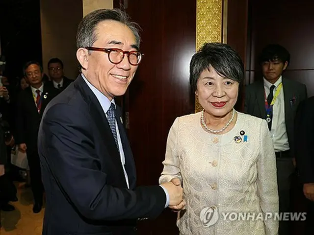 韓日外相が会談　「国交正常化６０周年を機に協力拡大」