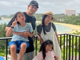俳優オ・ジホ＆ウン・ボアさん夫妻、沖縄旅行でのほっこり家族写真を公開