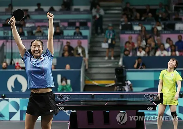 卓球女子シングルス準々決勝で勝利した申裕斌＝１日、パリ（聯合ニュース）