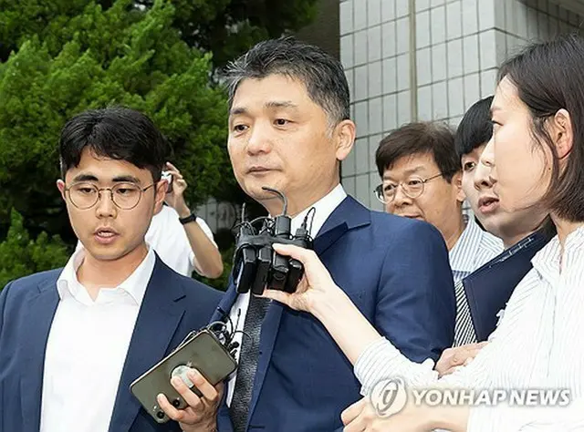 先月２２日、自身の逮捕状発付の是非を判断する令状審査に出席した金範洙氏＝（聯合ニュース）