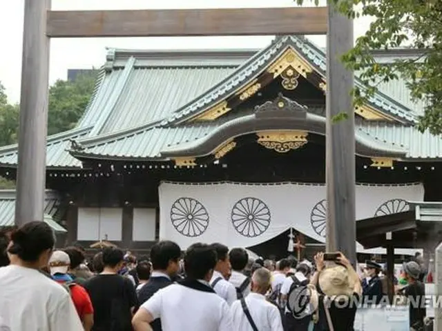 靖国神社を参拝する人たち（資料写真）＝（聯合ニュース）