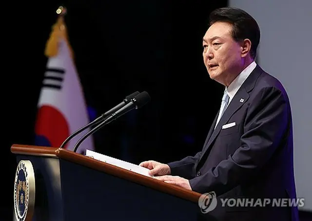 光復節の記念式典で演説する尹大統領（大統領室通信写真記者団）＝１５日、ソウル（聯合ニュース）