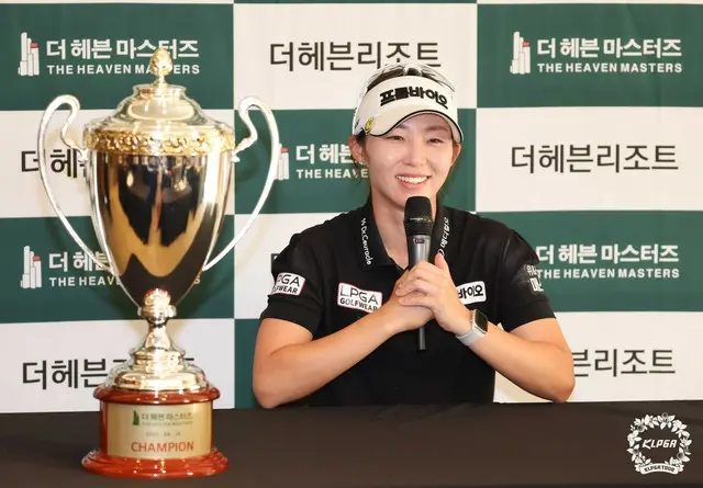 優勝インタビューに臨むペ・ソヒョン（写真：KLPGA）