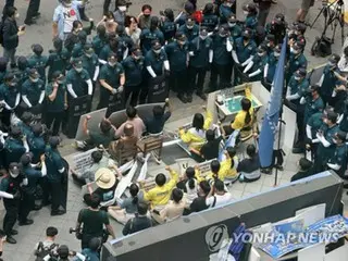 少女像周辺で座り込み　大学生らに二審も罰金刑＝韓国