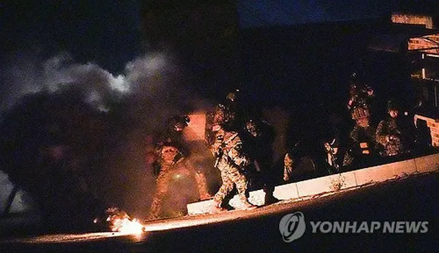 韓国陸軍特殊戦司令部の訓練（韓国陸軍提供）＝（聯合ニュース）≪転載・転用禁止≫