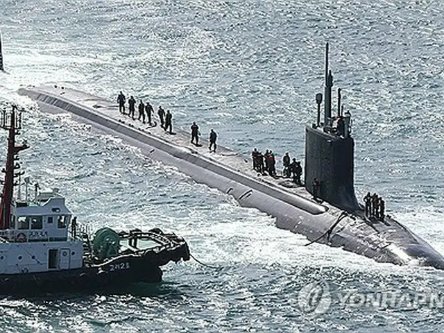 米原子力潜水艦「バーモント」は２３日に釜山にある韓国海軍の基地に入港した＝（聯合ニュース）