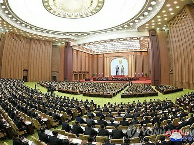 平壌で７～８日に開かれた最高人民会議の第１４期第１１回会議の様子＝（朝鮮中央通信＝聯合ニュース）≪転載・転用禁止≫