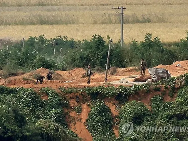 南北軍事境界線に近い韓国・京畿道坡州市の烏頭山統一展望台から眺めた北朝鮮・黄海北道開豊郡一帯＝９日、坡州（聯合ニュース）