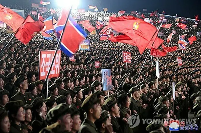 朝鮮中央通信は１６日、全国各地で１４、１５の両日に約１４０万人の若者が軍への入隊や復隊を希望し、その数が毎日増加していると報じた＝（朝鮮中央通信＝聯合ニュース）≪転載・転用禁止≫