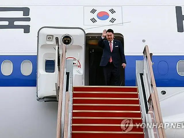 尹大統領　ＡＰＥＣ・Ｇ２０出席のため出発＝ペルー・ブラジル歴訪