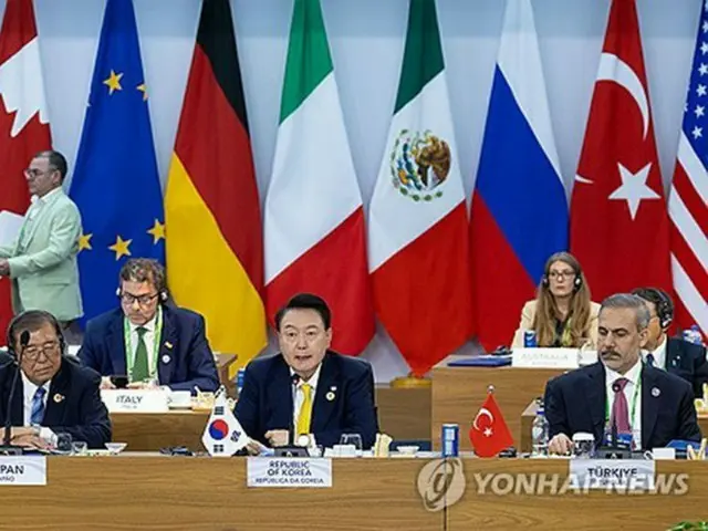 Ｇ２０首脳会議で発言する尹大統領（共同取材）＝１８日、リオデジャネイロ（聯合ニュース）