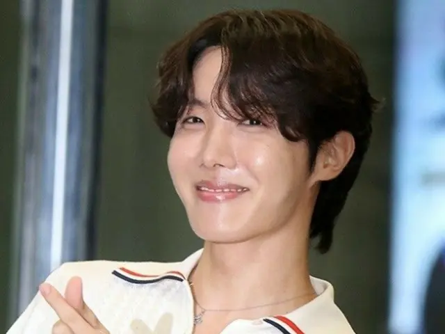 「BTS」J-HOPE、事務所の先輩イ・ヒョンのラジオ番組に初ゲストとして登場…“かたい友情”01