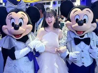 女優パク・ボヨン、アニメから飛び出してきたディズニープリンセス…ミッキー＆ミニーの間で幸せ笑顔