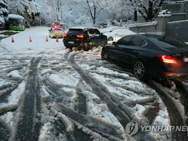 韓国・ソウルで２０センチの積雪　一部地域に大雪警報